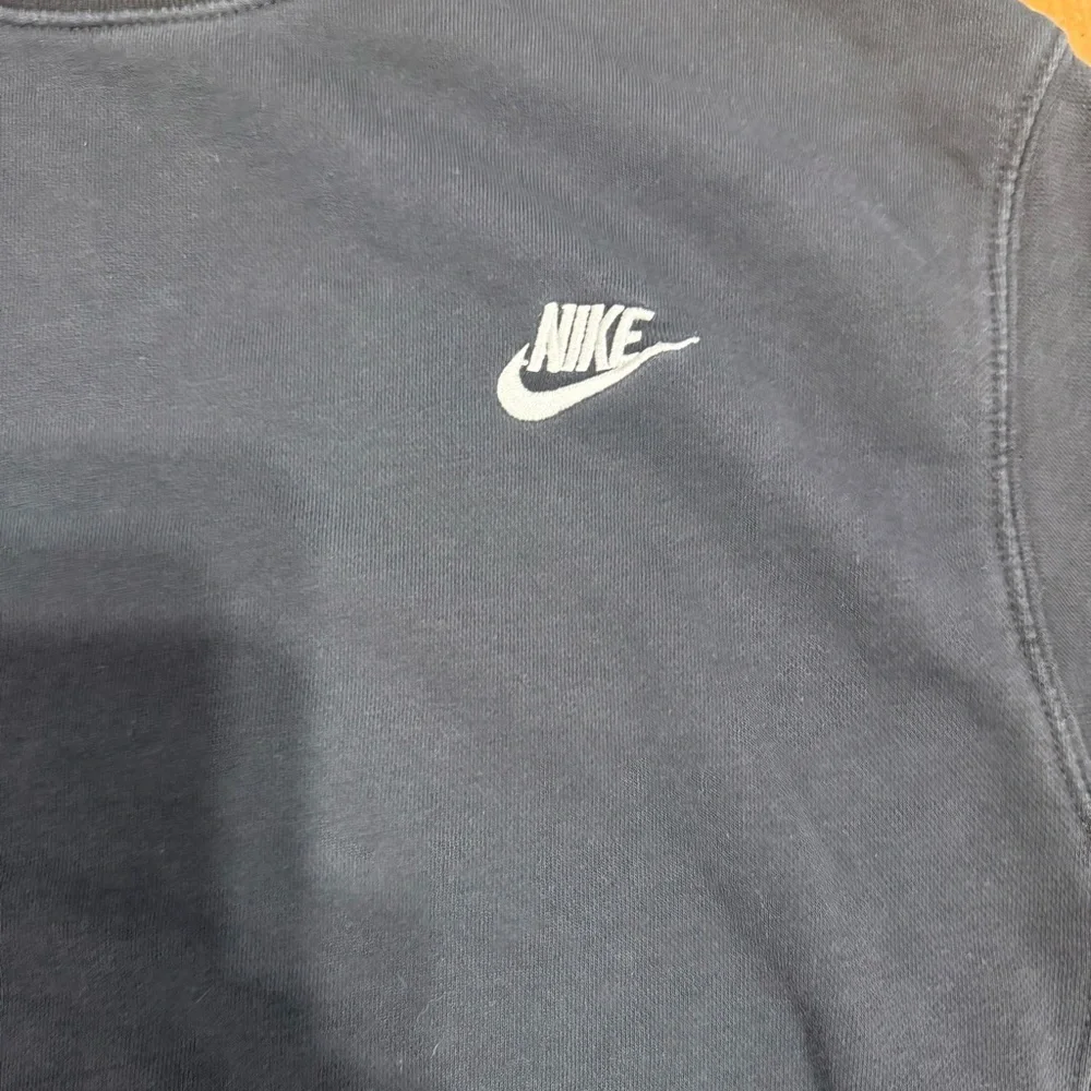 Nike Men's Black Crewneck Sweatshirt